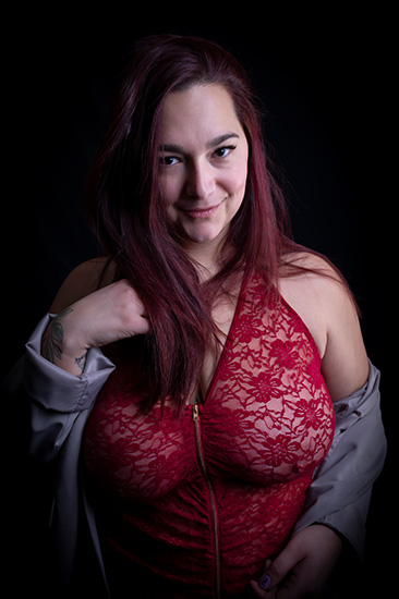 Portrait de Charme - Roxanne en clais obscur