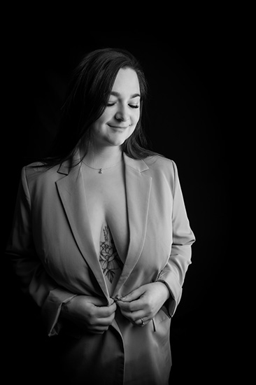 Portrait de Charme - Roxanne en clais obscur