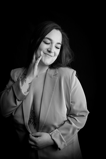 Portrait de Charme - Roxanne en clais obscur