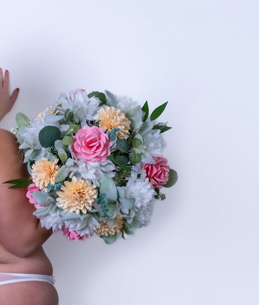 Les 7 fausses croyances qui empêchent les femmes de se sentir belles (et comment s’en libérer)